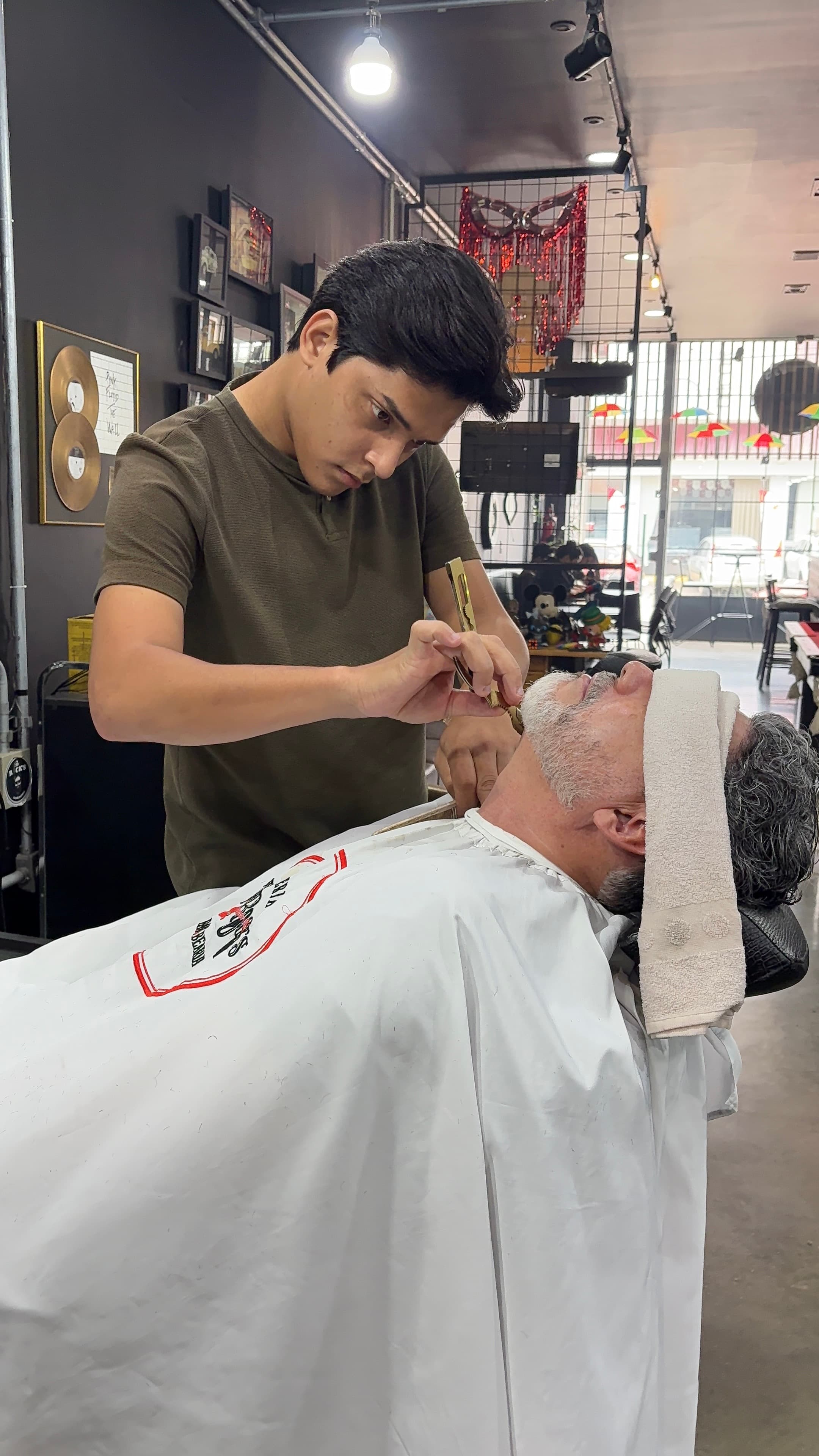 The Rock's Galeria Barbearia